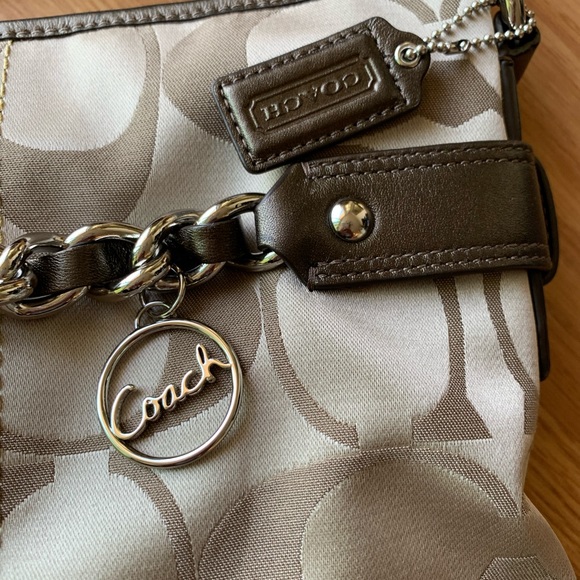 Authentic Coach Signature Bag - Picture 2 of 6